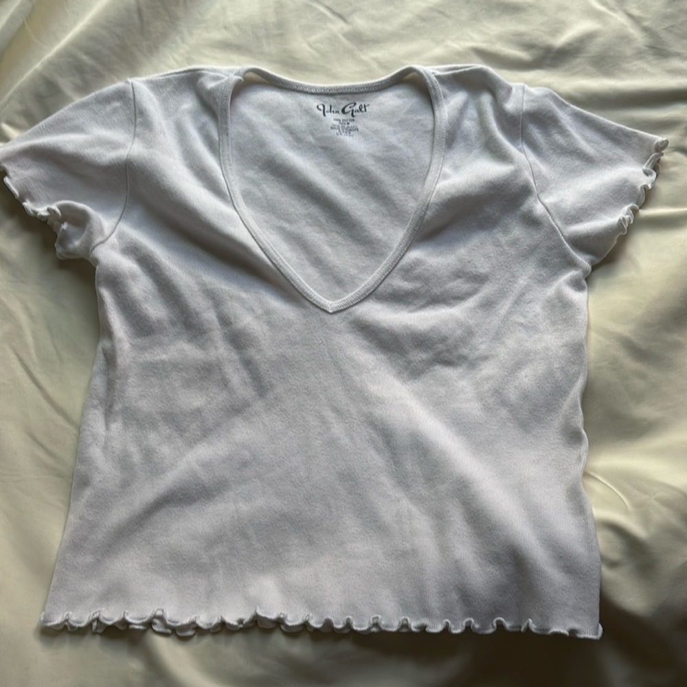 BRANDY MELVILLE V NECK WOMENS